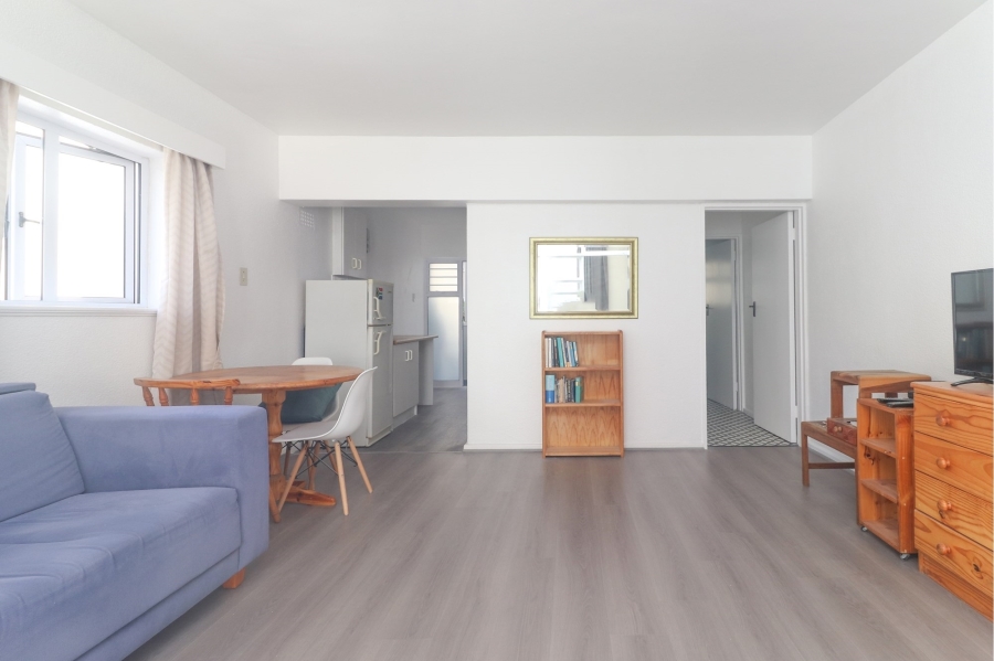 1 Bedroom Property for Sale in Sea Point Western Cape